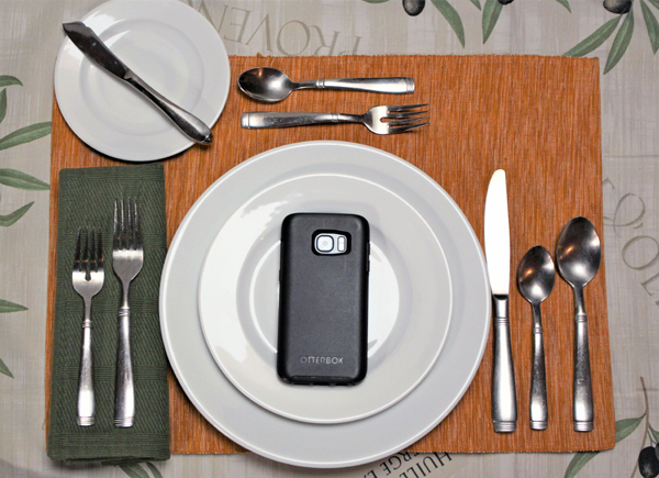 Cell Phone Digital Dining Table setting with phone